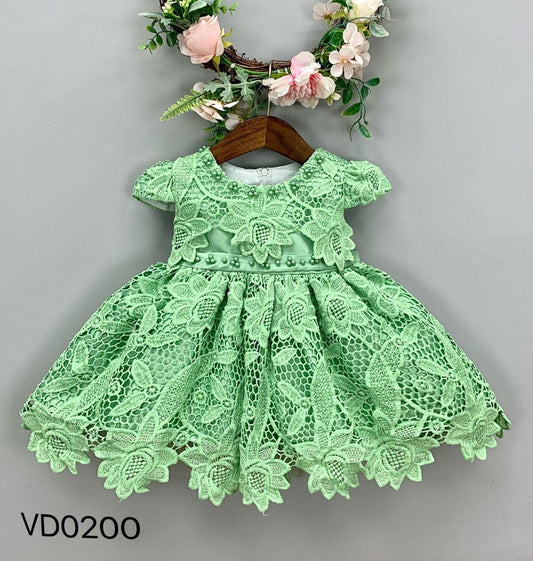 Robe brodée pour bébé - Élégance et douceur (6 mois à 2 ans)